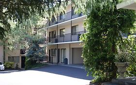 Grosvenor Court Apartments